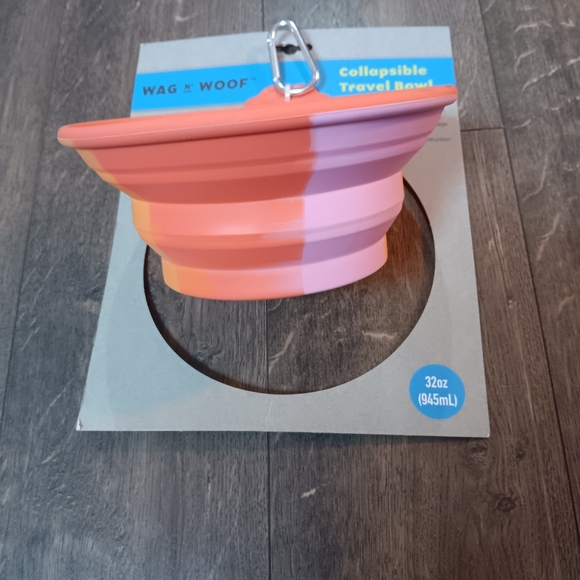 Wag N Woof collapsible dog travel bowl - Picture 2 of 3